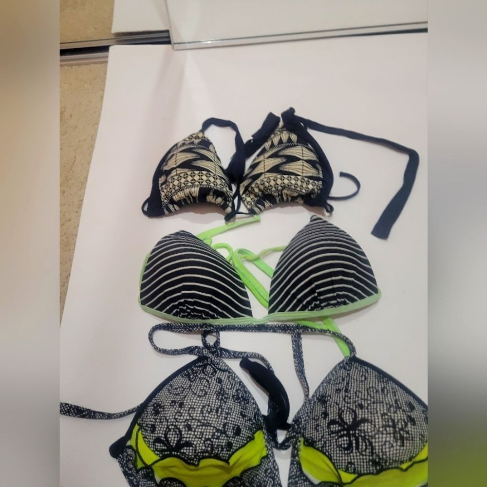 Bundle of 3 Women's Bikini 👙 tops Size Small